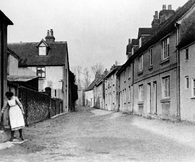 9 Basingwell Street pump