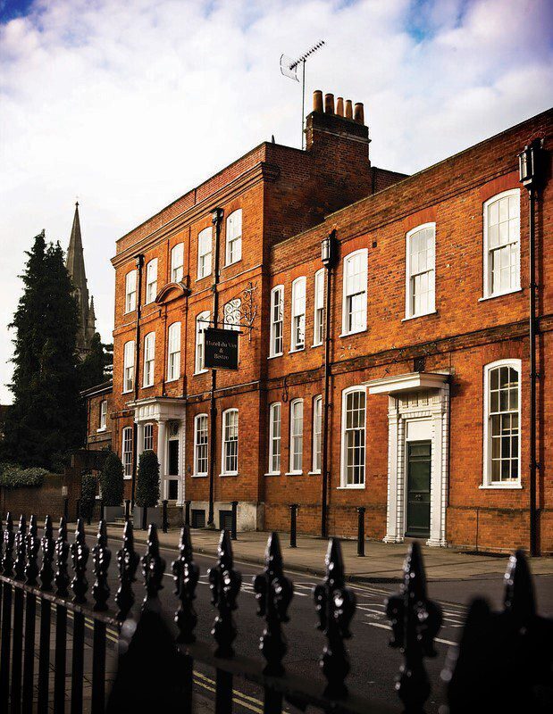 Hotel Exterior HDV