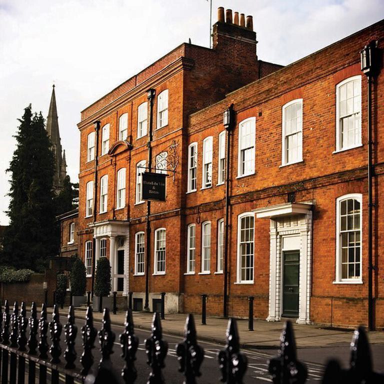 Hotel Exterior HDV