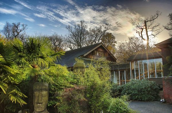 Marwell Hotel exterior