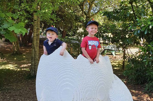 Marwell Zoo Extinction Dino Egg Selfie 1500x1000 1