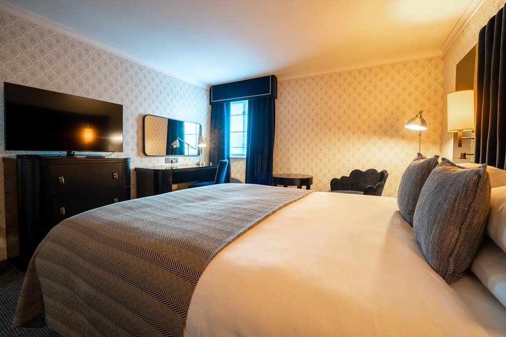 Winchester Hotel Bedroom