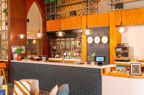 Voco Hotel Winchester Bar